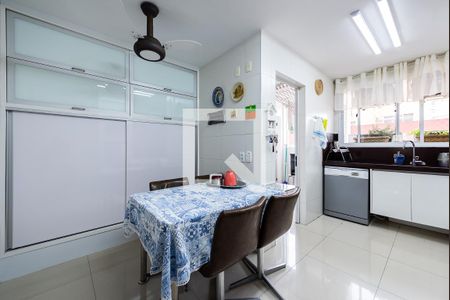 Apartamento para alugar com 181m², 3 quartos e 3 vagas Apartamento para alugar com 181m², 3 quartos e 3 vagasCozinha