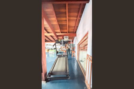 Casa à venda com 339m², 3 quartos e 5 vagas Casa à venda com 339m², 3 quartos e 5 vagasSótão