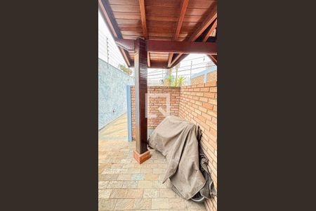 Casa à venda com 339m², 3 quartos e 5 vagas Casa à venda com 339m², 3 quartos e 5 vagasEntrada