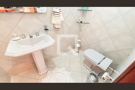 Casa à venda com 339m², 3 quartos e 5 vagas Casa à venda com 339m², 3 quartos e 5 vagasLavabo