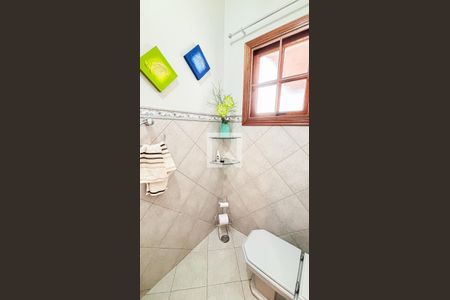 Casa à venda com 339m², 3 quartos e 5 vagas Casa à venda com 339m², 3 quartos e 5 vagasLavabo