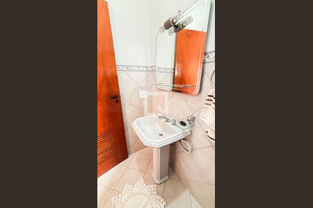 Casa à venda com 339m², 3 quartos e 5 vagas Casa à venda com 339m², 3 quartos e 5 vagasLavabo