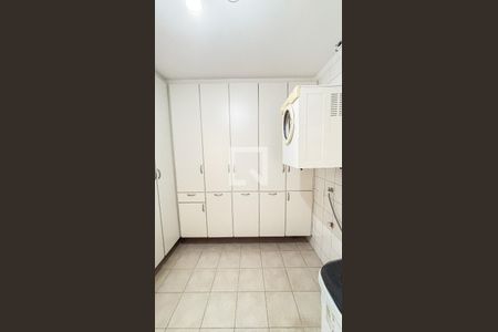 Casa à venda com 339m², 3 quartos e 5 vagas Casa à venda com 339m², 3 quartos e 5 vagasÁrea de Serviço