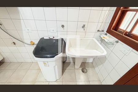 Casa à venda com 339m², 3 quartos e 5 vagas Casa à venda com 339m², 3 quartos e 5 vagasÁrea de Serviço