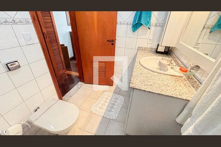 Casa à venda com 339m², 3 quartos e 5 vagas Casa à venda com 339m², 3 quartos e 5 vagasBanheiro da Suíte 3