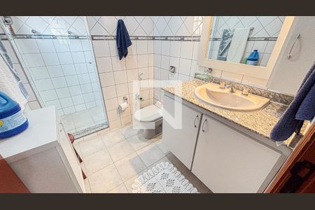 Casa à venda com 339m², 3 quartos e 5 vagas Casa à venda com 339m², 3 quartos e 5 vagasBanheiro da Suíte 2