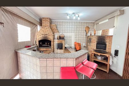 Casa à venda com 339m², 3 quartos e 5 vagas Casa à venda com 339m², 3 quartos e 5 vagasChurrasqueira