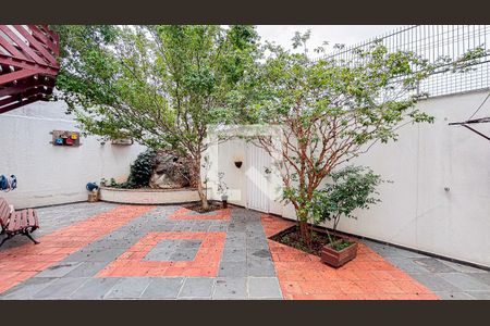 Casa à venda com 339m², 3 quartos e 5 vagas Casa à venda com 339m², 3 quartos e 5 vagasQuintal