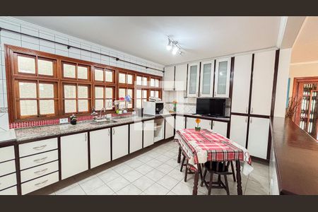 Casa à venda com 339m², 3 quartos e 5 vagas Casa à venda com 339m², 3 quartos e 5 vagasCozinha