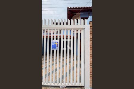 Casa à venda com 339m², 3 quartos e 5 vagas Casa à venda com 339m², 3 quartos e 5 vagasFachada