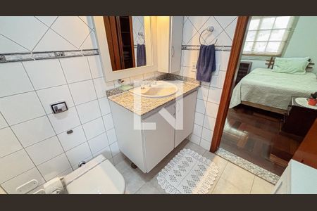 Casa à venda com 339m², 3 quartos e 5 vagas Casa à venda com 339m², 3 quartos e 5 vagasBanheiro da Suíte 2