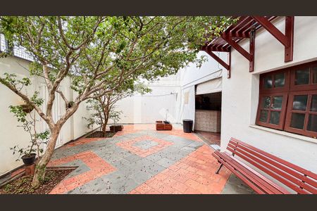 Casa à venda com 339m², 3 quartos e 5 vagas Casa à venda com 339m², 3 quartos e 5 vagasQuintal