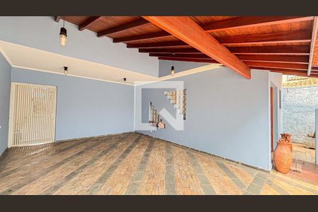 Casa à venda com 339m², 3 quartos e 5 vagas Casa à venda com 339m², 3 quartos e 5 vagasGaragem