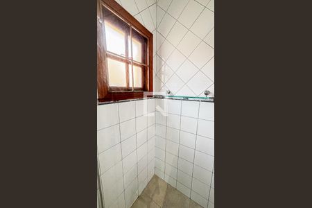 Casa à venda com 339m², 3 quartos e 5 vagas Casa à venda com 339m², 3 quartos e 5 vagasBanheiro da Suíte 2