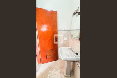 Casa à venda com 339m², 3 quartos e 5 vagas Casa à venda com 339m², 3 quartos e 5 vagasLavabo