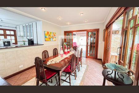 Casa à venda com 339m², 3 quartos e 5 vagas Casa à venda com 339m², 3 quartos e 5 vagasSala de Jantar