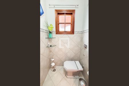 Casa à venda com 339m², 3 quartos e 5 vagas Casa à venda com 339m², 3 quartos e 5 vagasLavabo