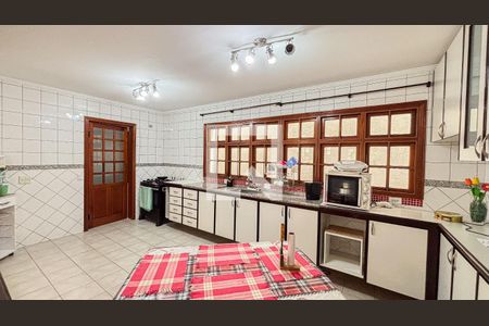 Casa à venda com 339m², 3 quartos e 5 vagas Casa à venda com 339m², 3 quartos e 5 vagasCozinha