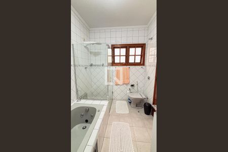 Casa à venda com 339m², 3 quartos e 5 vagas Casa à venda com 339m², 3 quartos e 5 vagasBanheiro da Suíte 1