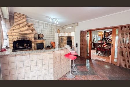 Casa à venda com 339m², 3 quartos e 5 vagas Casa à venda com 339m², 3 quartos e 5 vagasChurrasqueira