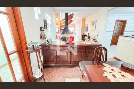 Casa à venda com 339m², 3 quartos e 5 vagas Casa à venda com 339m², 3 quartos e 5 vagasSala de Jantar