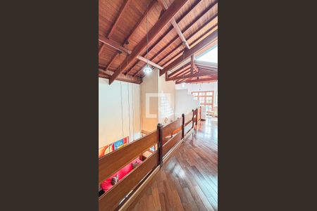 Casa à venda com 339m², 3 quartos e 5 vagas Casa à venda com 339m², 3 quartos e 5 vagasCorredor