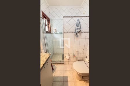 Casa à venda com 339m², 3 quartos e 5 vagas Casa à venda com 339m², 3 quartos e 5 vagasBanheiro da Suíte 3