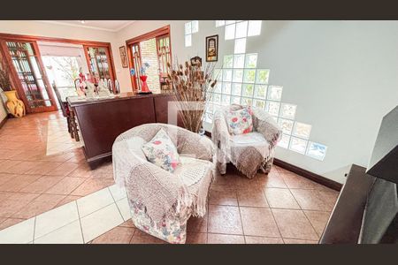 Casa à venda com 339m², 3 quartos e 5 vagas Casa à venda com 339m², 3 quartos e 5 vagasSala