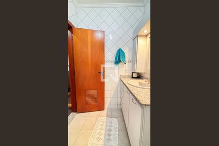 Casa à venda com 339m², 3 quartos e 5 vagas Casa à venda com 339m², 3 quartos e 5 vagasBanheiro da Suíte 3