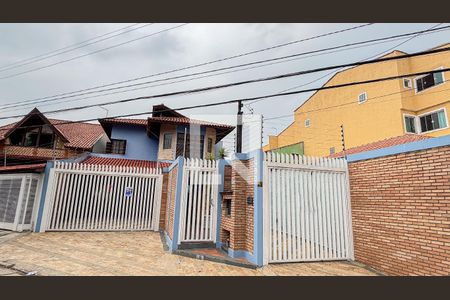 Casa à venda com 339m², 3 quartos e 5 vagas Casa à venda com 339m², 3 quartos e 5 vagasFachada