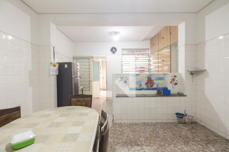 Casa à venda com 272m², 3 quartos e 5 vagasCozinha 