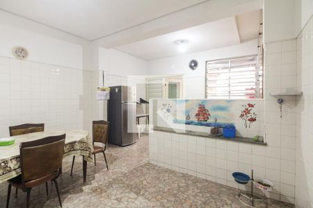 Casa à venda com 272m², 3 quartos e 5 vagasCozinha 