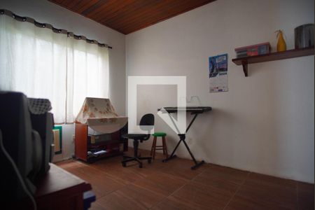 Casa à venda com 180m², 3 quartos e 2 vagasQuarto de Serviço