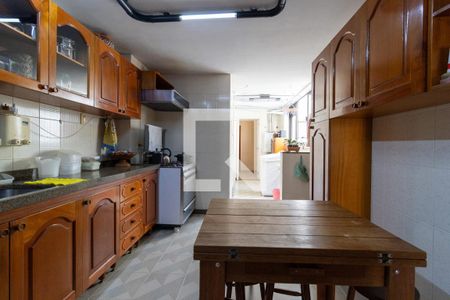 Apartamento à venda com 680m², 6 quartos e 4 vagas Apartamento à venda com 680m², 6 quartos e 4 vagasCozinha