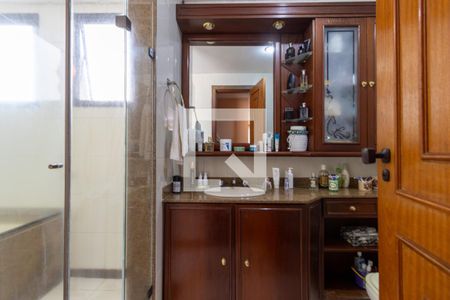 Apartamento à venda com 680m², 6 quartos e 4 vagas Apartamento à venda com 680m², 6 quartos e 4 vagasBanheiro Suite 2