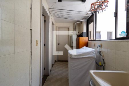 Apartamento à venda com 680m², 6 quartos e 4 vagas Apartamento à venda com 680m², 6 quartos e 4 vagasÁrea de Serviço