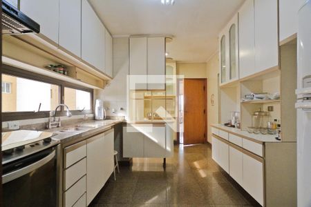 Apartamento à venda com 145m², 3 quartos e 3 vagas Apartamento à venda com 145m², 3 quartos e 3 vagasCozinha