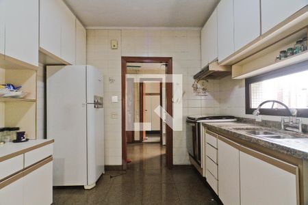 Apartamento à venda com 145m², 3 quartos e 3 vagas Apartamento à venda com 145m², 3 quartos e 3 vagasCozinha