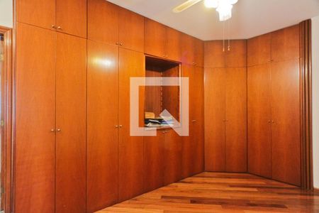 Apartamento à venda com 145m², 3 quartos e 3 vagas Apartamento à venda com 145m², 3 quartos e 3 vagasSuíte