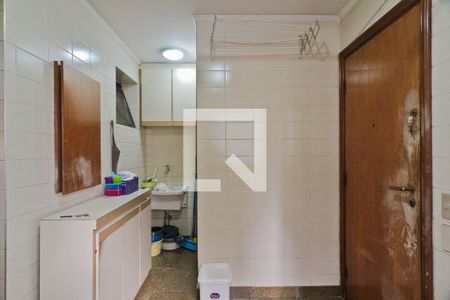Apartamento à venda com 145m², 3 quartos e 3 vagas Apartamento à venda com 145m², 3 quartos e 3 vagasÁrea de Serviço