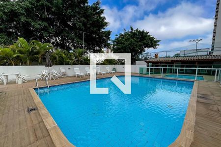 Apartamento à venda com 145m², 3 quartos e 3 vagas Apartamento à venda com 145m², 3 quartos e 3 vagasÁrea comum - Piscina