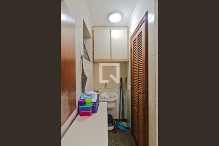 Apartamento à venda com 145m², 3 quartos e 3 vagas Apartamento à venda com 145m², 3 quartos e 3 vagasÁrea de Serviço