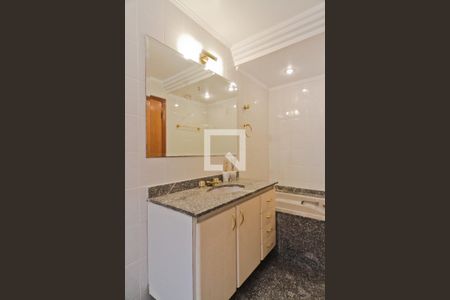 Apartamento à venda com 145m², 3 quartos e 3 vagas Apartamento à venda com 145m², 3 quartos e 3 vagasBanheiro da Suíte