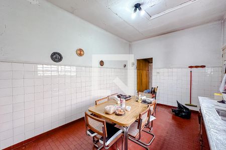 Casa à venda com 240m², 2 quartos e 2 vagasCozinha