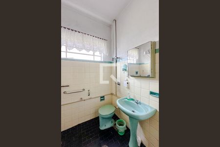 Casa à venda com 240m², 2 quartos e 2 vagasBanheiro