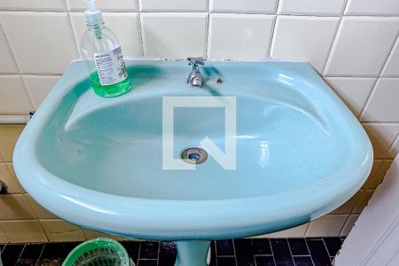 Casa à venda com 240m², 2 quartos e 2 vagasBanheiro