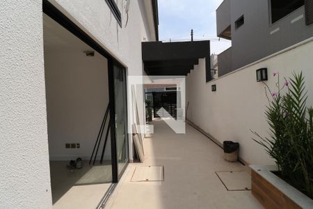 Casa à venda com 250m², 3 quartos e 2 vagasÁrea externa