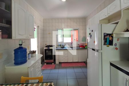 Casa à venda com 140m², 3 quartos e 3 vagas Casa à venda com 140m², 3 quartos e 3 vagasCozinha
