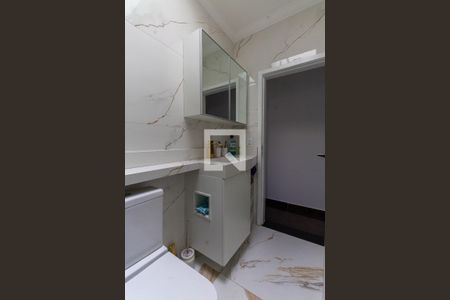 Casa à venda com 120m², 2 quartos e 1 vaga Casa à venda com 120m², 2 quartos e 1 vagaBanheiro