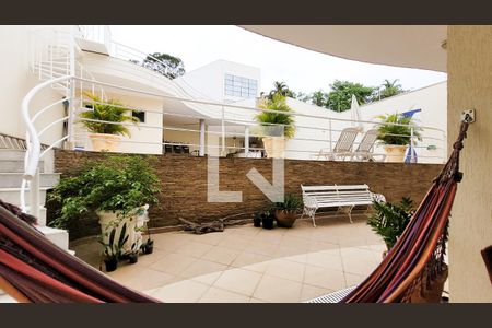 Casa de condomínio à venda com 492m², 4 quartos e 6 vagas Casa de condomínio à venda com 492m², 4 quartos e 6 vagasÁrea gourmet